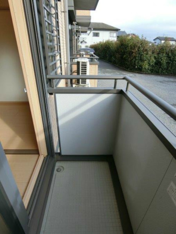 バルコニー　図面と現状に相違がある場合には現状を優先．．．