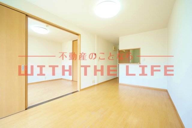 居室・リビング　こちらのリビングで趣味の時間をお楽しみください