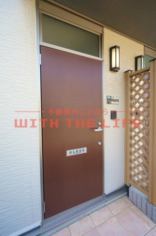 エントランス　落ち着いたエントランスです