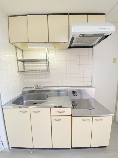 キッチン　※写真は別号室です。