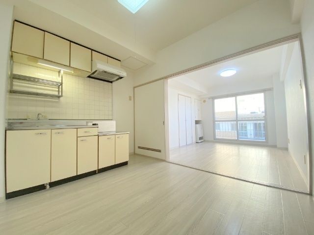 居室・リビング　※写真は別号室です。