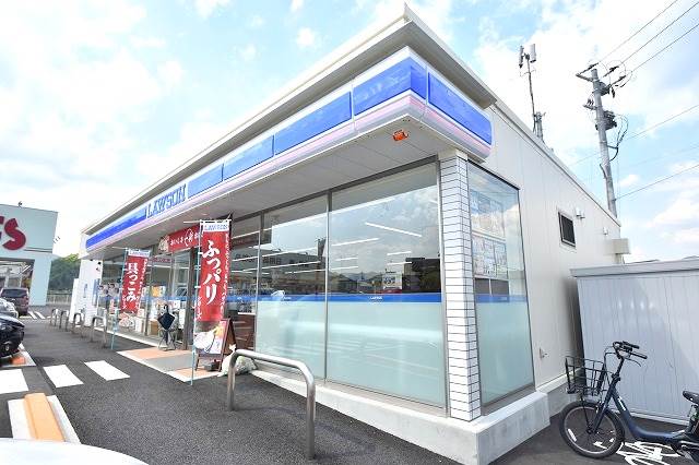 コンビニ　ローソン　沼田スマートインター店（コンビニ）まで123m