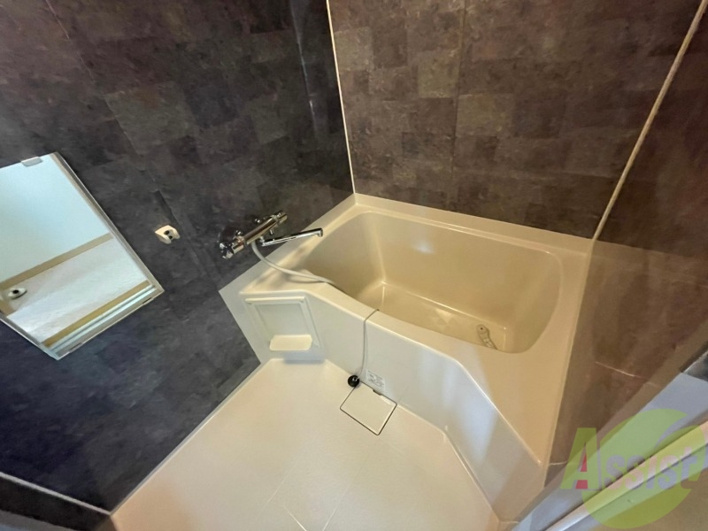 バス・シャワールーム　お風呂になります。一日の疲れを癒してくださいね。