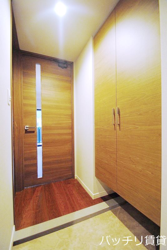 玄関　同シリーズ写真の為、現状優先。