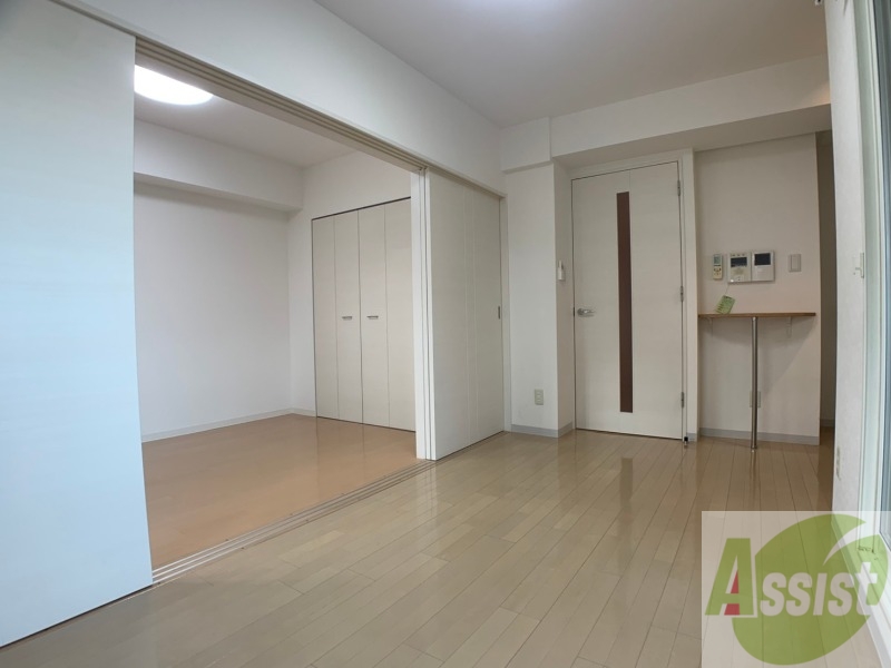 居室・リビング　広くてキレイなお部屋が広がっていて、充実した生活が送れそう。