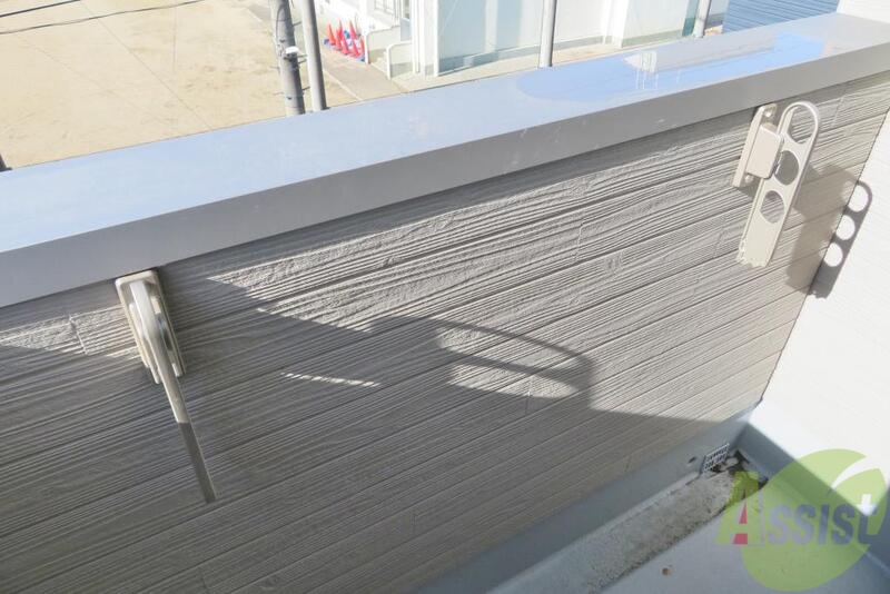 バルコニー　洗濯物もちゃんとほせます。でも浴室乾燥も設置済です
