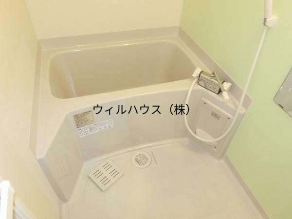 バス・シャワールーム　キレイにリフォームされています！