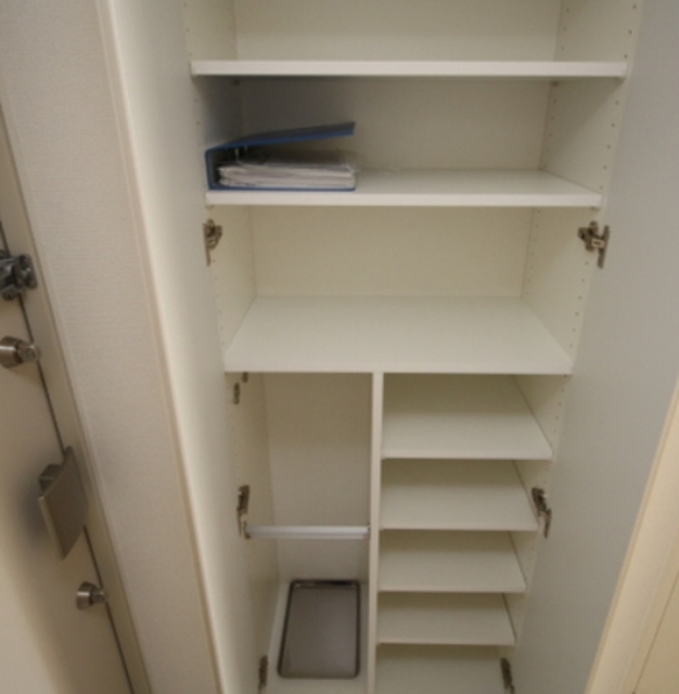 収納　シューズボックス