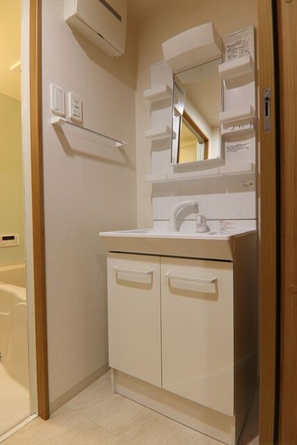 洗面設備　同タイプ別室の参考写真です。※現況優先