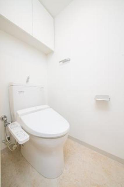 トイレ　※写真は同タイプ住戸です。