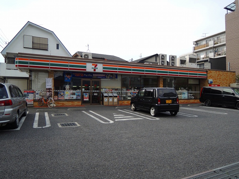 コンビニ　セブンイレブン（コンビニ）まで30m