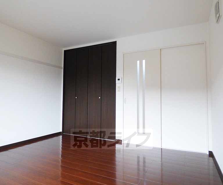 居室・リビング　広々とした室内です。