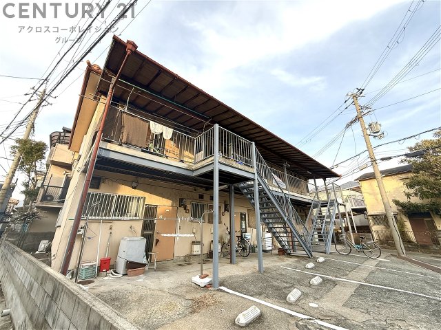 建物外観　敷地内に駐車場あります！