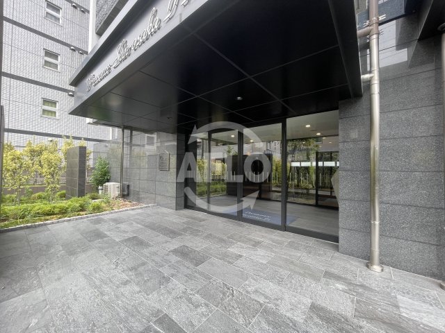 エントランス　プレサンス新大阪ジェイズ　エントランス