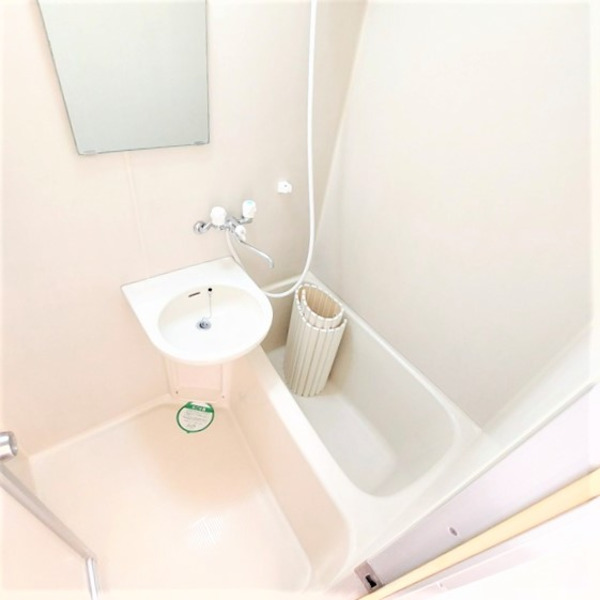 バス・シャワールーム　別部屋参考写真となります