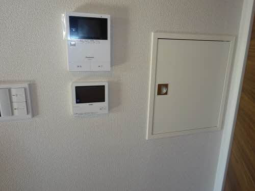 セキュリティ　モニター付きインターホン