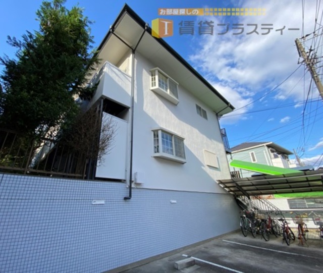 建物外観　閑静な住宅でひっそりと。