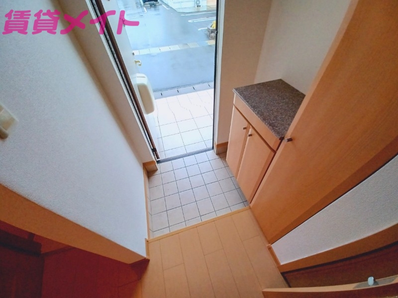 玄関　反転タイプ参考写真