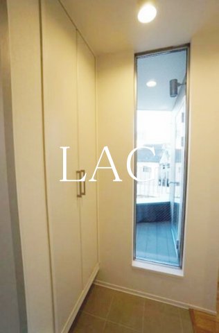 玄関　玄関です。