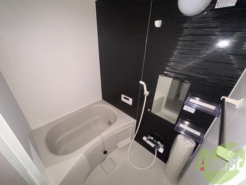 バス・シャワールーム　浴室はこちらのユニットバスです。一日の疲れを癒しましょう。