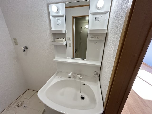 洗面設備　使いやすい洗面所です