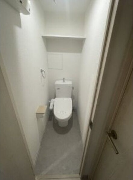 トイレ　同物件別部屋写真