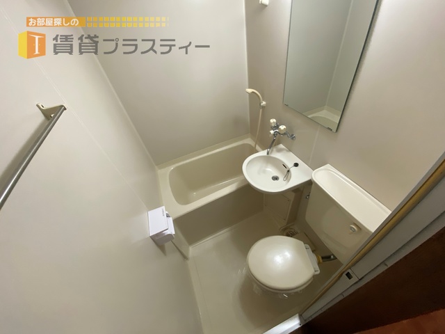 バス・シャワールーム　１日の疲れをバスルームでゆっくりと…。