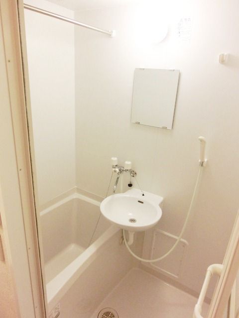 バス・シャワールーム　洗面台付きユニットバス