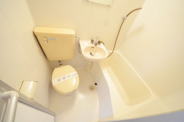 バス・シャワールーム　♪サッパリ爽快バスタイム！♪