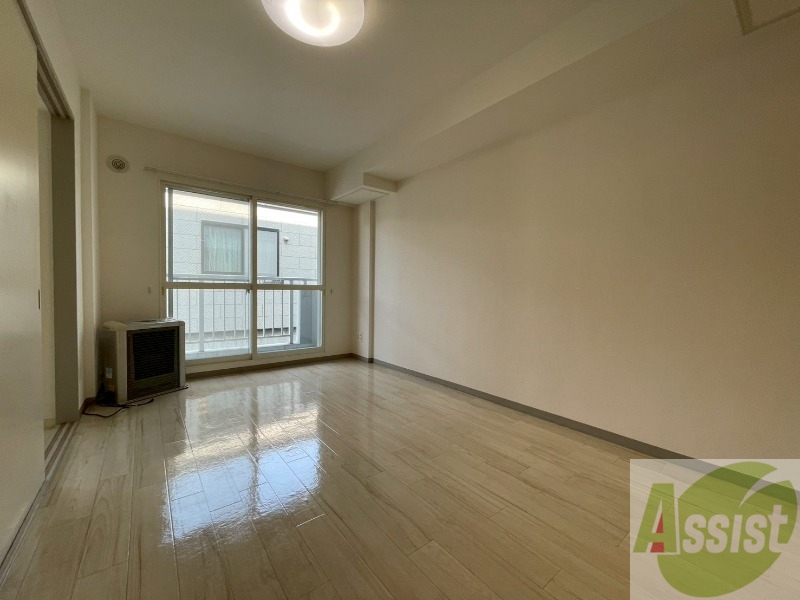 居室・リビング　広くてきれいなリビングです！快適に過ごせそうですね。