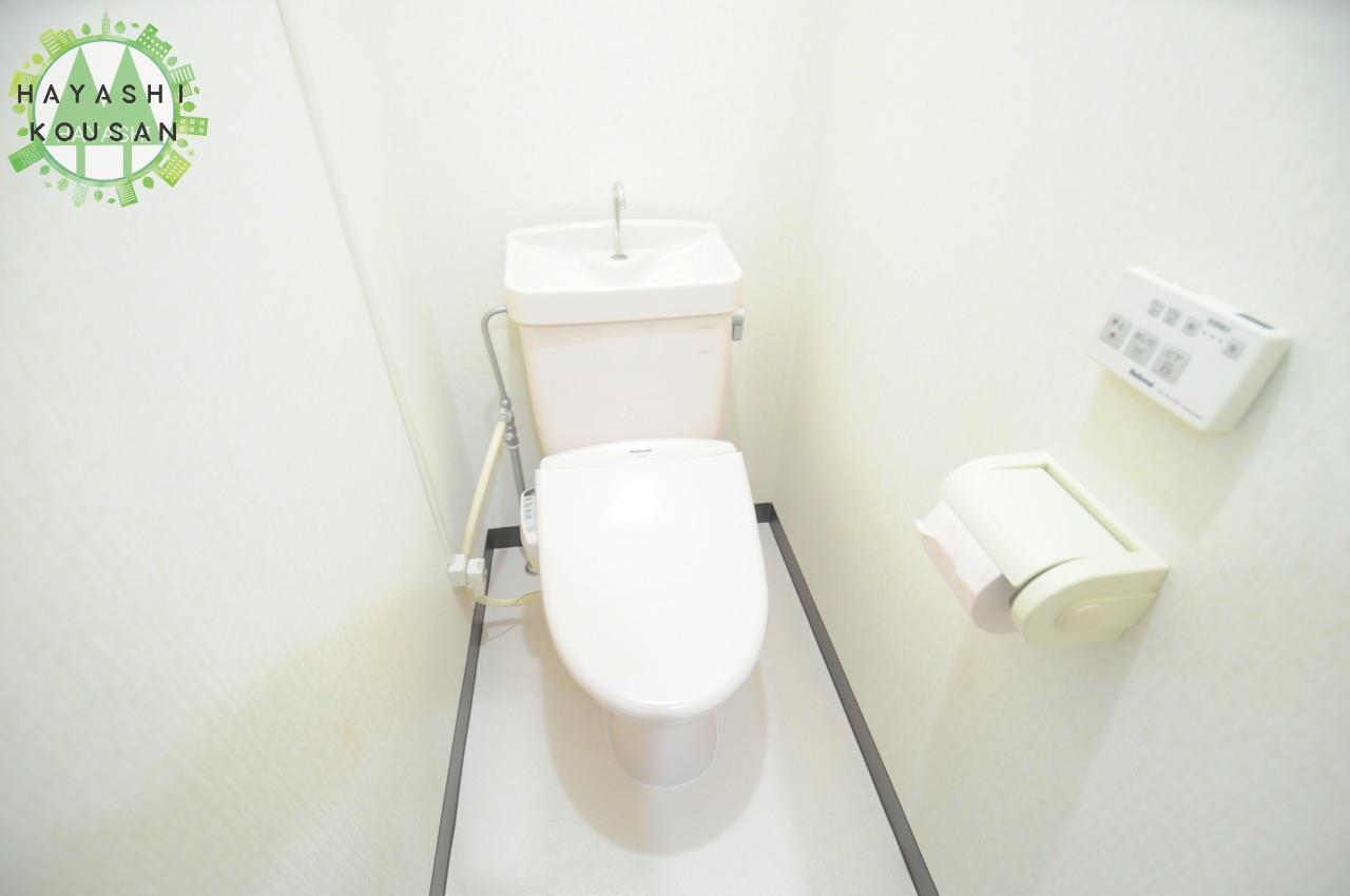 トイレ　温水洗浄便座