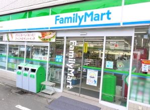 コンビニ　ファミリーマート市谷台町店（コンビニ）まで430m