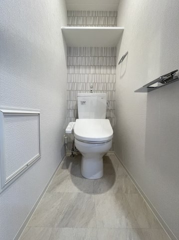 トイレ　エスリードレジデンス大阪難波　温水洗浄便座