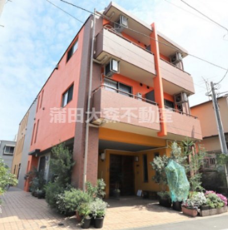 建物外観　2008年1月築　RC鉄筋コンクリート造地上3階建て総戸数1