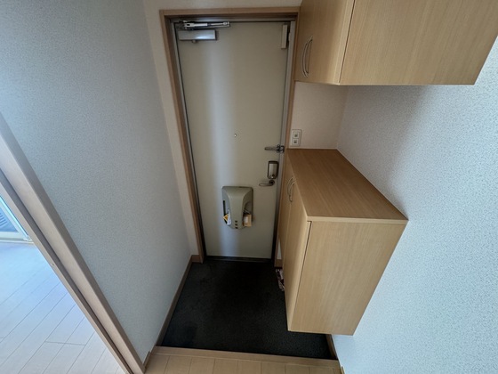 玄関　※別部屋の写真です