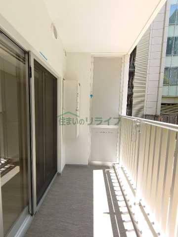 バルコニー　コンフォリア東新宿　※同タイプの別部屋写真です