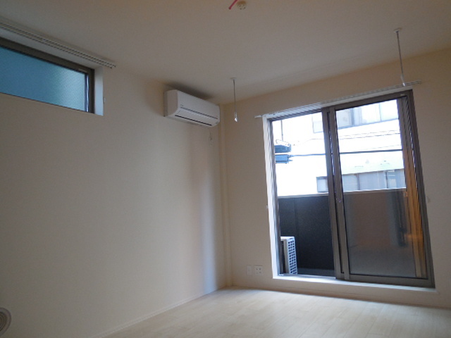 居室・リビング　★明るいフローリングの角部屋です★