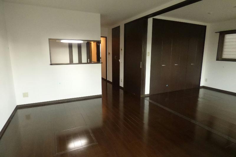 居室・リビング　※同物件別号室参考写真