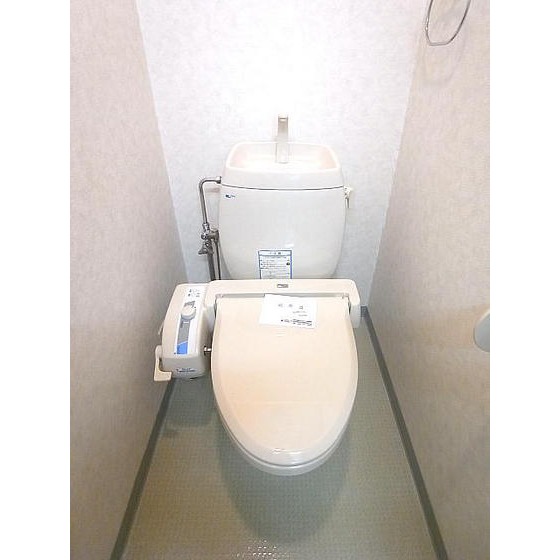 トイレ　温水洗浄便座