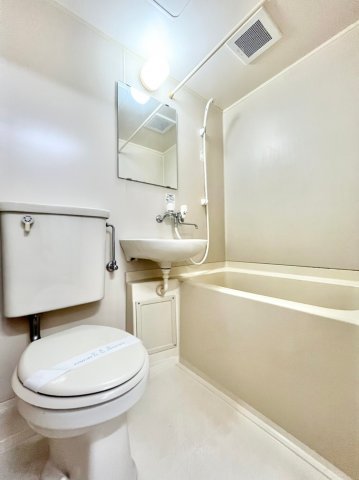 バス・シャワールーム　別部屋の参考写真です♪