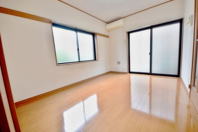 居室・リビング　お問い合わせはタウンハウジングまで