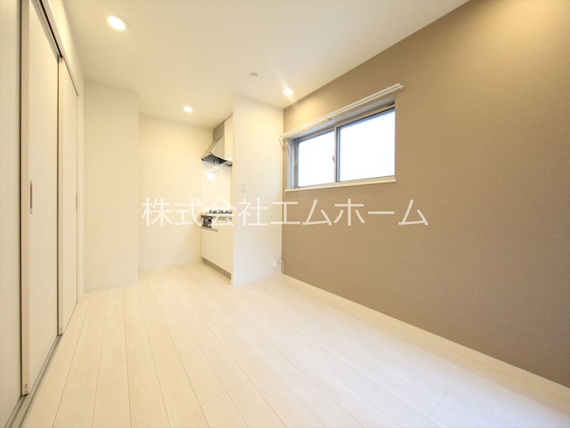 居室・リビング　ＬＤＫ8帖　洋室4.1帖とつなげても仕切っても使えます