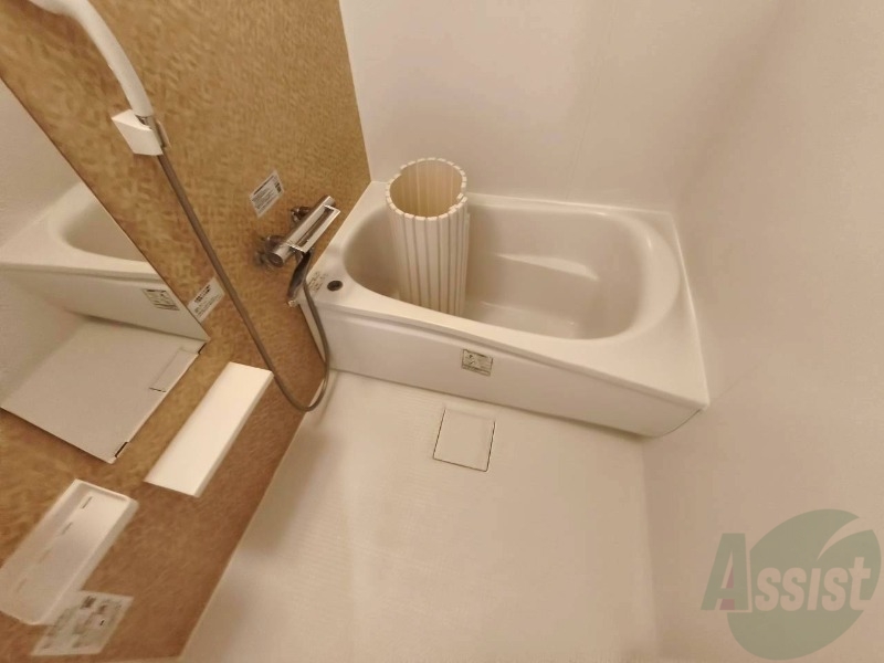 バス・シャワールーム　お風呂になります。一日の疲れを癒してくださいね。