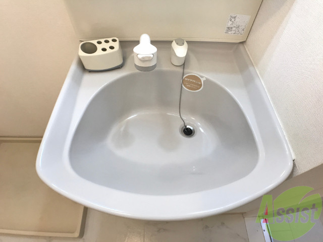 洗面設備　洗面は独立ですので忙しい朝もばっちりですね。