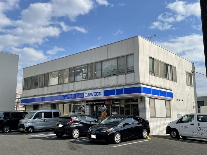 コンビニ　ローソン（コンビニ）まで532m