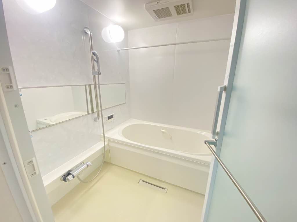 バス・シャワールーム　バス