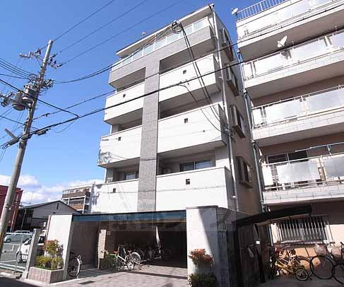 建物外観　パリッとした外観がカッコイイ