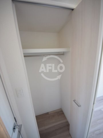 収納　プレサンス立売堀パークシティ　クローゼット（階数で色の違いあ