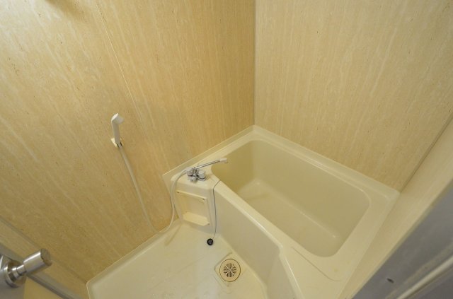 バス・シャワールーム　シンプルで清潔感のある浴室です！