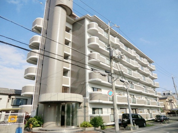 建物外観　エレベータ付きで荷物があっても安心♪